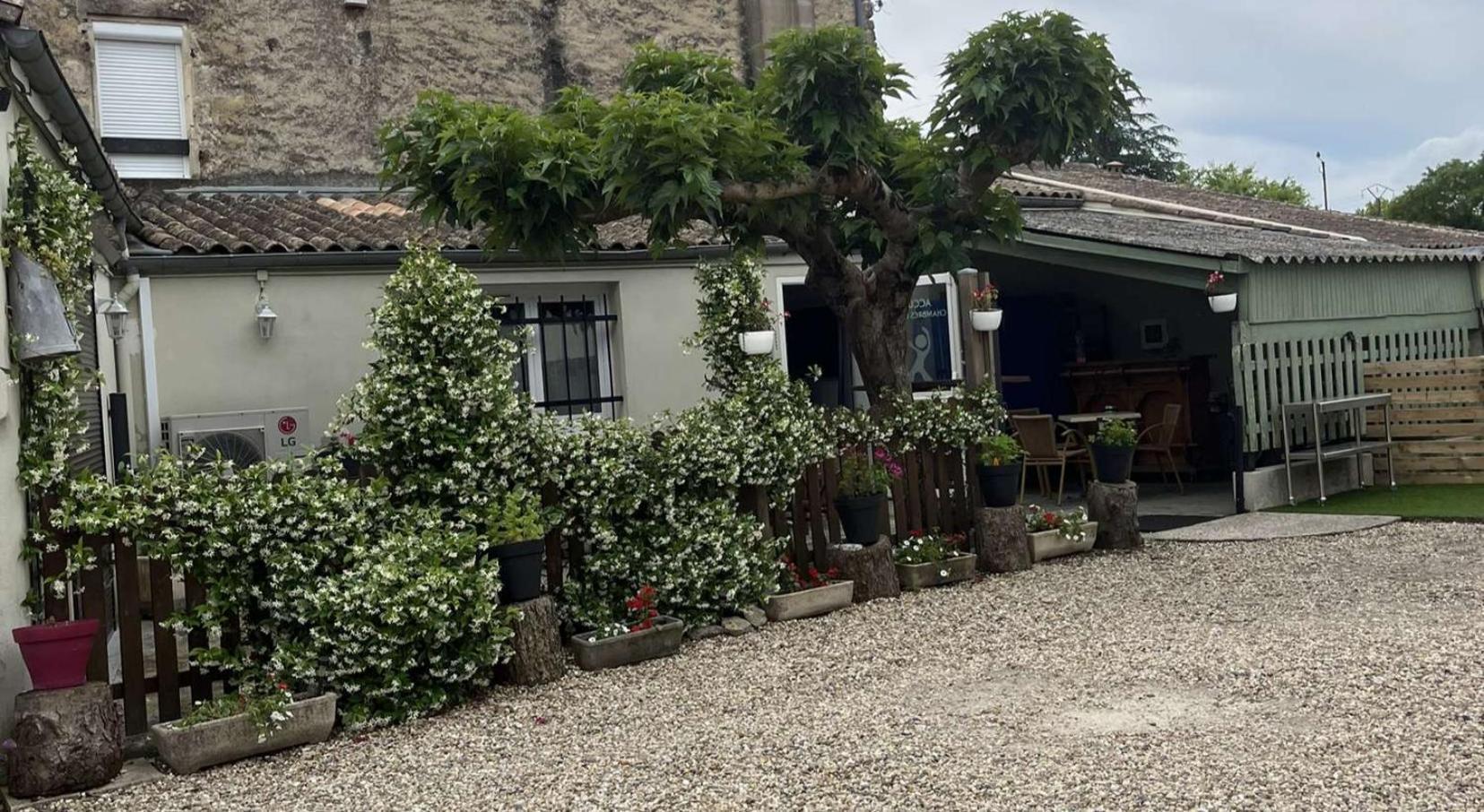 L'Estuaire Bed and Breakfast Saint-Seurin-de-Cursac Εξωτερικό φωτογραφία